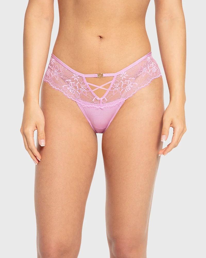 ايسلا اند ايفي إيلا وإيفي ثونغ دانتيل